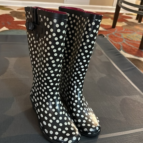 Capelli of New York Adorable Black and White Polka Dot Rain Boots - Size 8 GUC - Picture 1 of 13